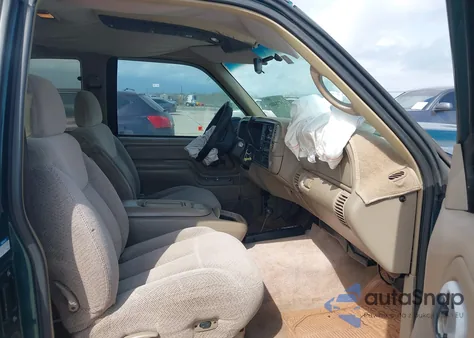 1998 Chevrolet C1500 Fleetside z USA, uszkodzony, nr VIN 2GCEC19R3W1169723